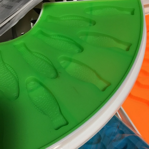 Kalorik 3-In-1 S’mores & Treat Maker Indoor Winter Fun Makes Gummies & Candy - Picture 11 of 17